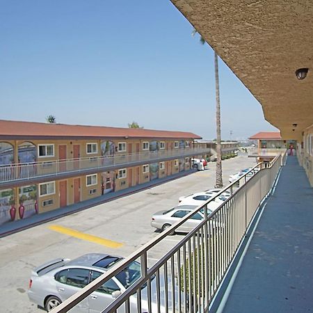 Los Angeles Inn & Suites - Lax West Athens Bagian luar foto