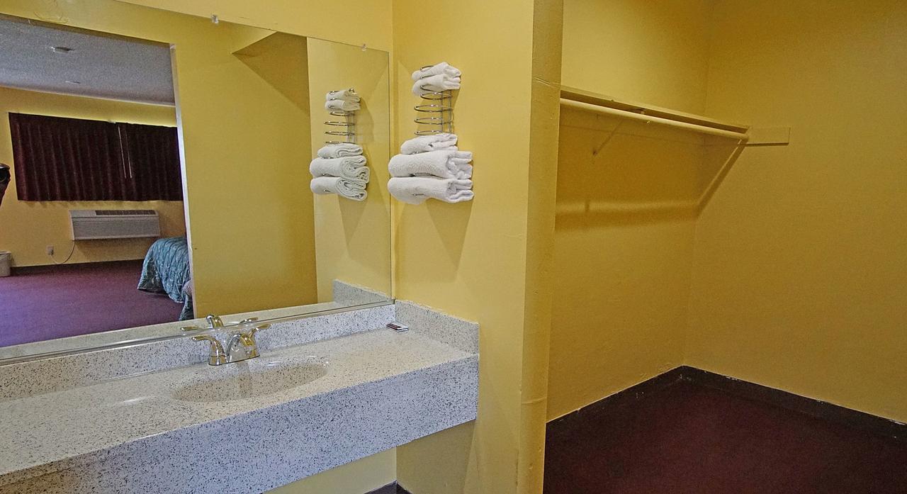 Los Angeles Inn & Suites - Lax West Athens Bagian luar foto