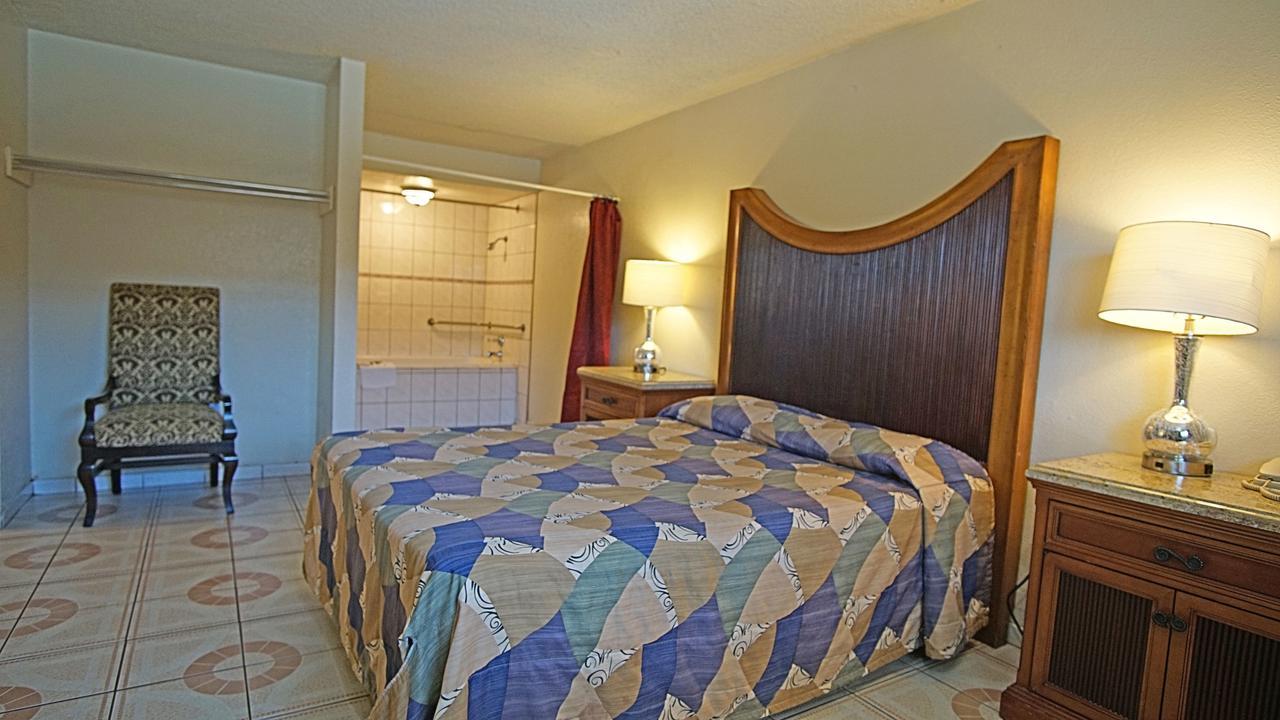 Los Angeles Inn & Suites - Lax West Athens Bagian luar foto