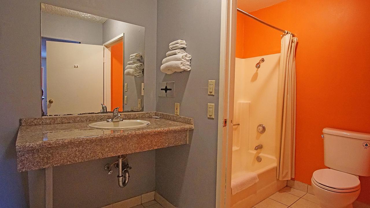 Los Angeles Inn & Suites - Lax West Athens Bagian luar foto