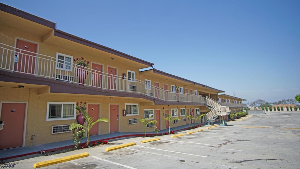 Los Angeles Inn & Suites - Lax West Athens Bagian luar foto